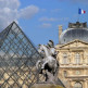 Piramide bij het Louvre