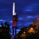 Nachtbeeld van de Žižkov-televisietoren