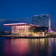 Nachtbeeld van het Muziekgebouw aan’t IJ