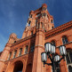 Onder aan het Rotes Rathaus