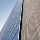 Onder aan de Torre Picasso
