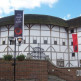Buiten aan Globe Theatre